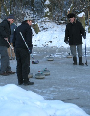 Picture of curling on Drumore Curling Pond 36KB
